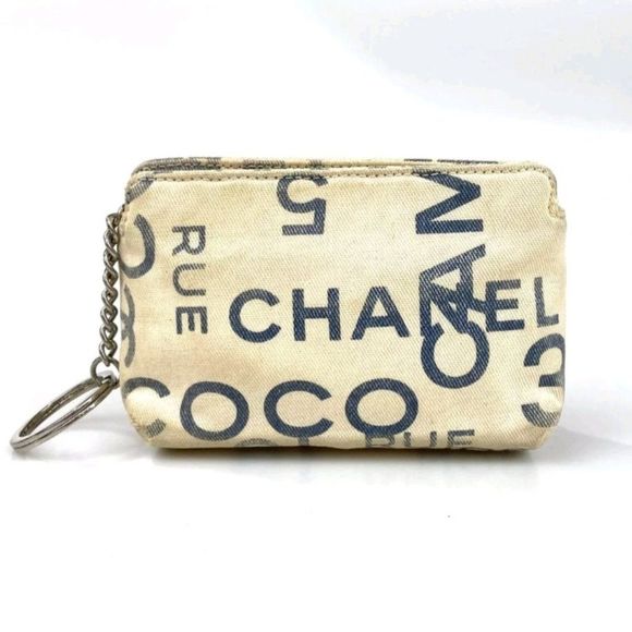 Chanel Pouch Chanel CANVAS CHANEL LOGO WHITE SILVER AUTHENTIC. - Picture 1 of 11